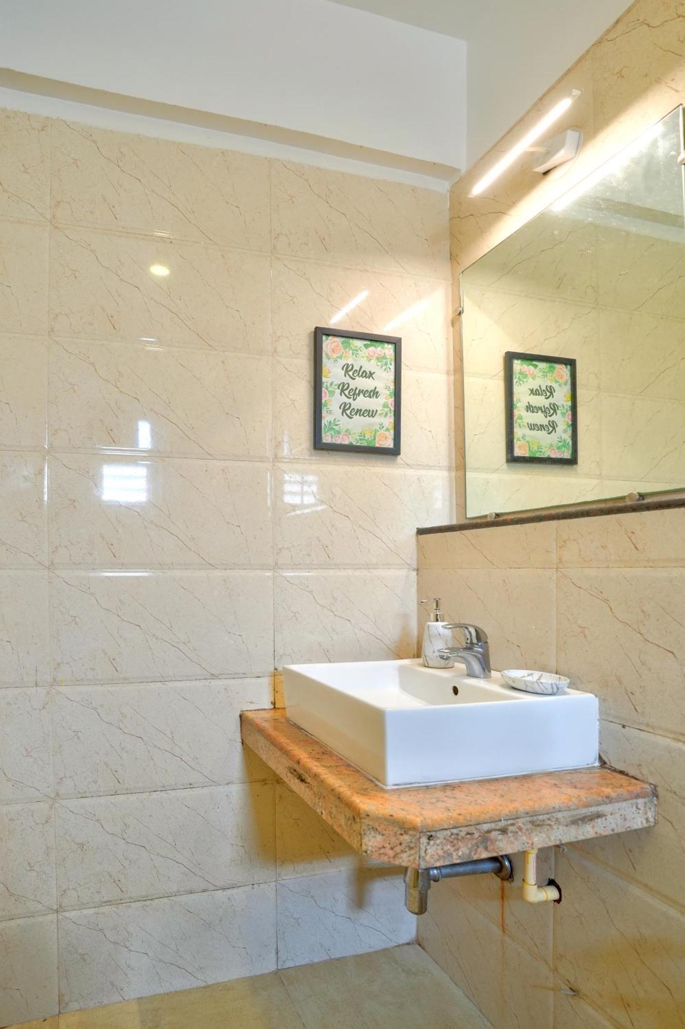Luxurious Nirvana Apartments Vagator Luaran gambar